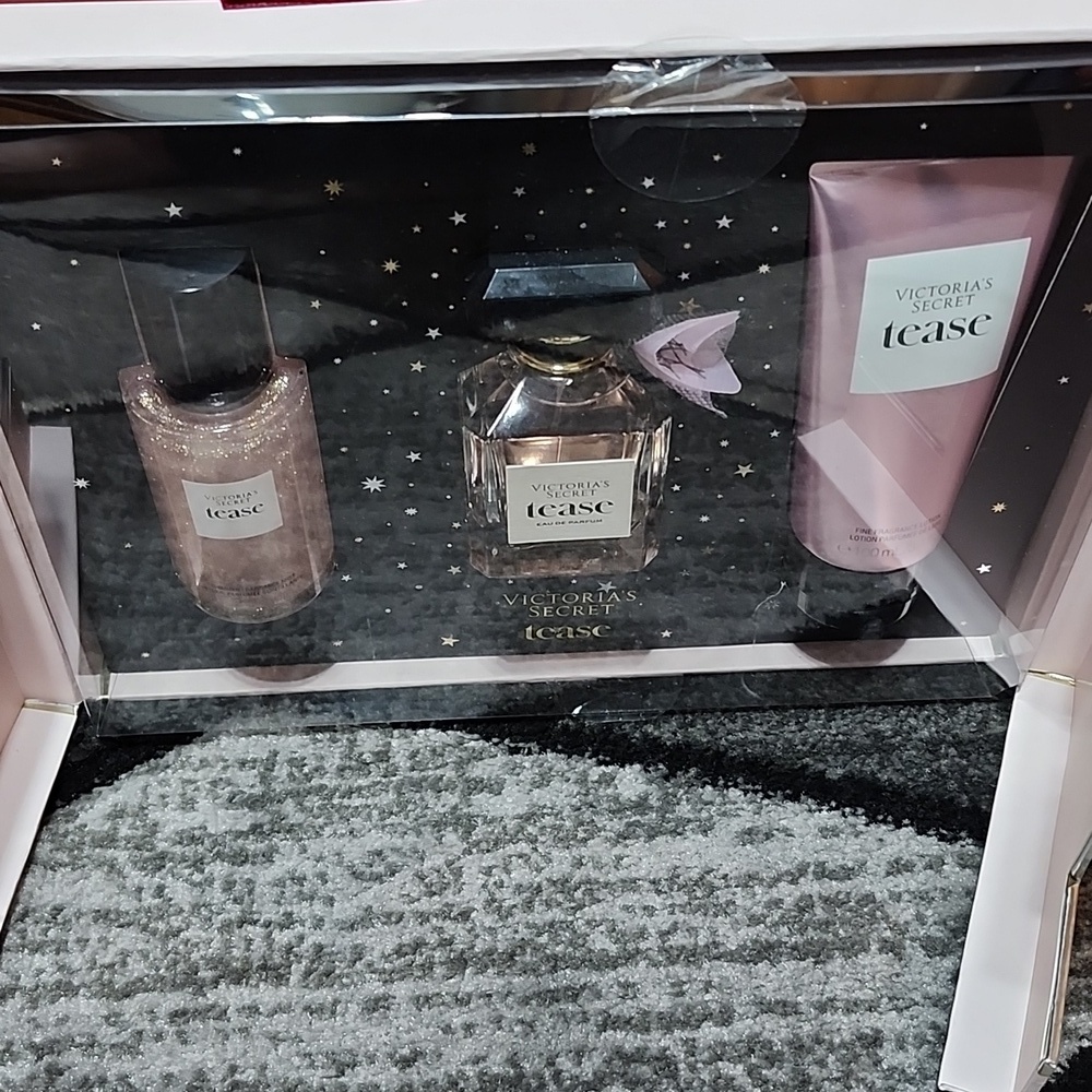 VS TEASE LUXE 3-PIECE FRAGRANCE GIFT SET PRICE FIRM - Picture 2 of 14